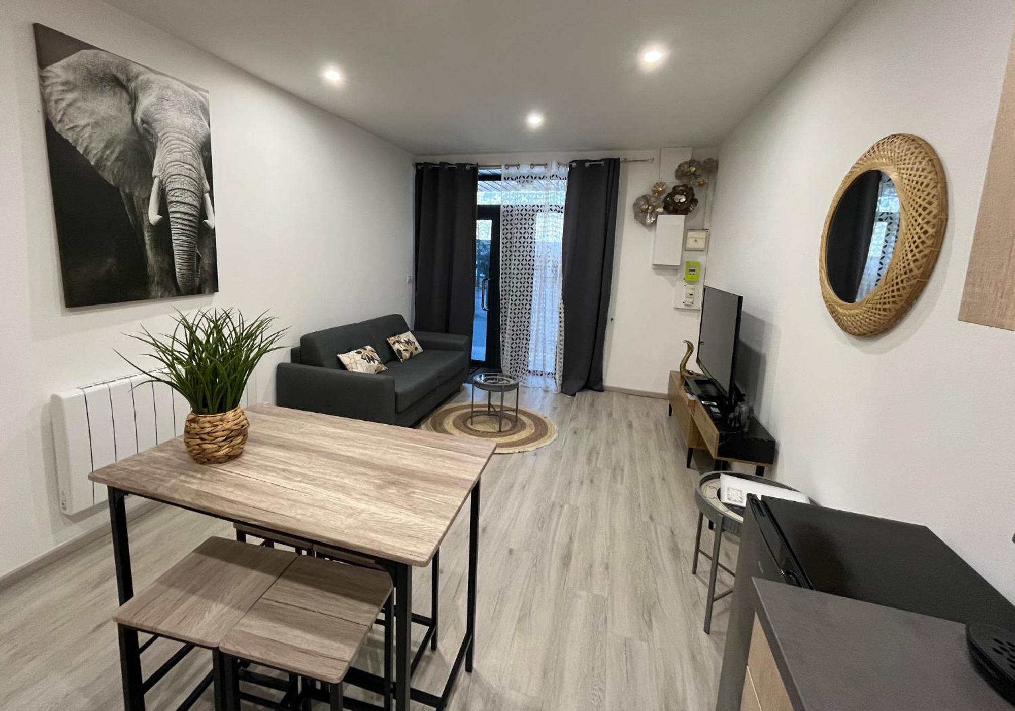 Le Mendes Apartman Évron Kültér fotó